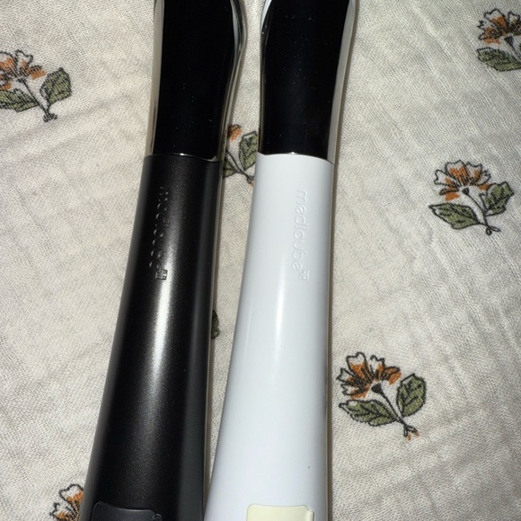 Medicube - Picture 3 of 5